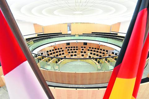 Hessischer Landtag gibt grünes Licht für Finanzpaket. Symbolfoto: dpa
