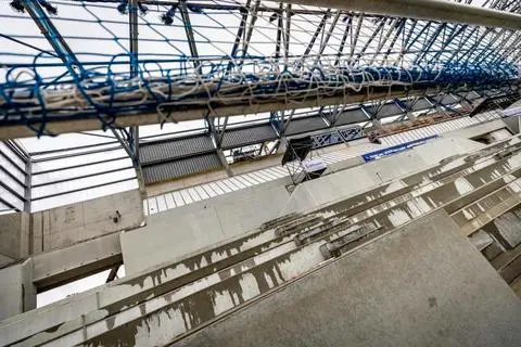 Was macht eigentlich die Haupttribüne im Stadion des SV Darmstadt 98? Ein Rundgang über die Baustelle am Böllenfalltor.