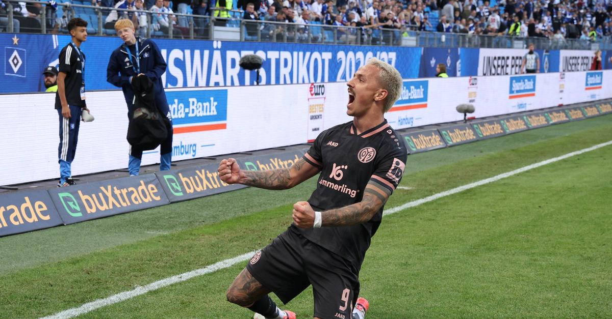 Ungewohntes Bild: Mainz-05-Profi führt die Torschützenliste der Bundesliga ...