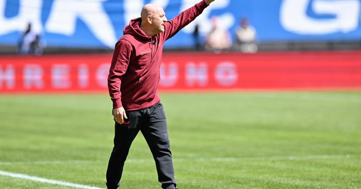 FCK coach Lieberknecht celebrates dream debut against Schalke