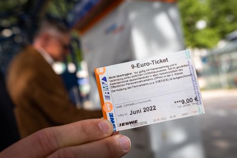 Das 9-Euro-Ticket von Eswe Verkehr.  Foto: Lukas Görlach
