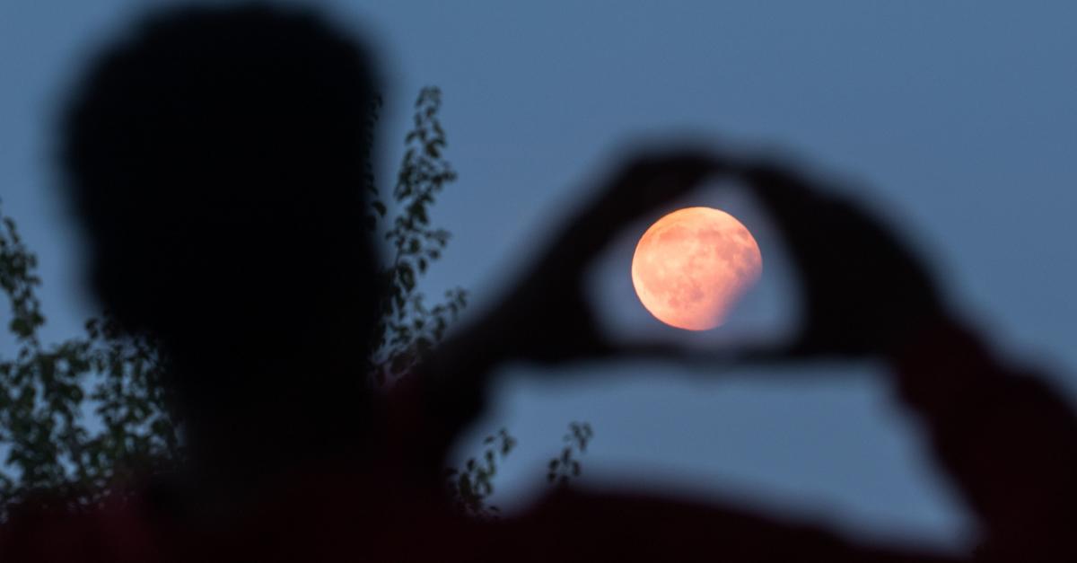 Early morning on August 28: Partial lunar eclipse over Mainz