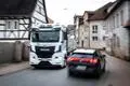 In der Ortsdurchfahrt von Hähnlein wird es immer wieder eng.