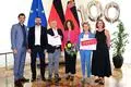 Von links nach rechts: Bildungsminister Sven Teuber, Steffen Reder, Thorsten Weber, Gabriele Münke, Staatssekretärin Heike Raab, Barbara Bergemann-Gorski
