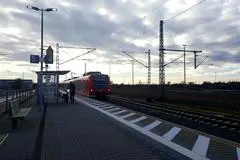 S7 nach Frankfurt am Bahnhof Groß-Gerau Dornberg. 