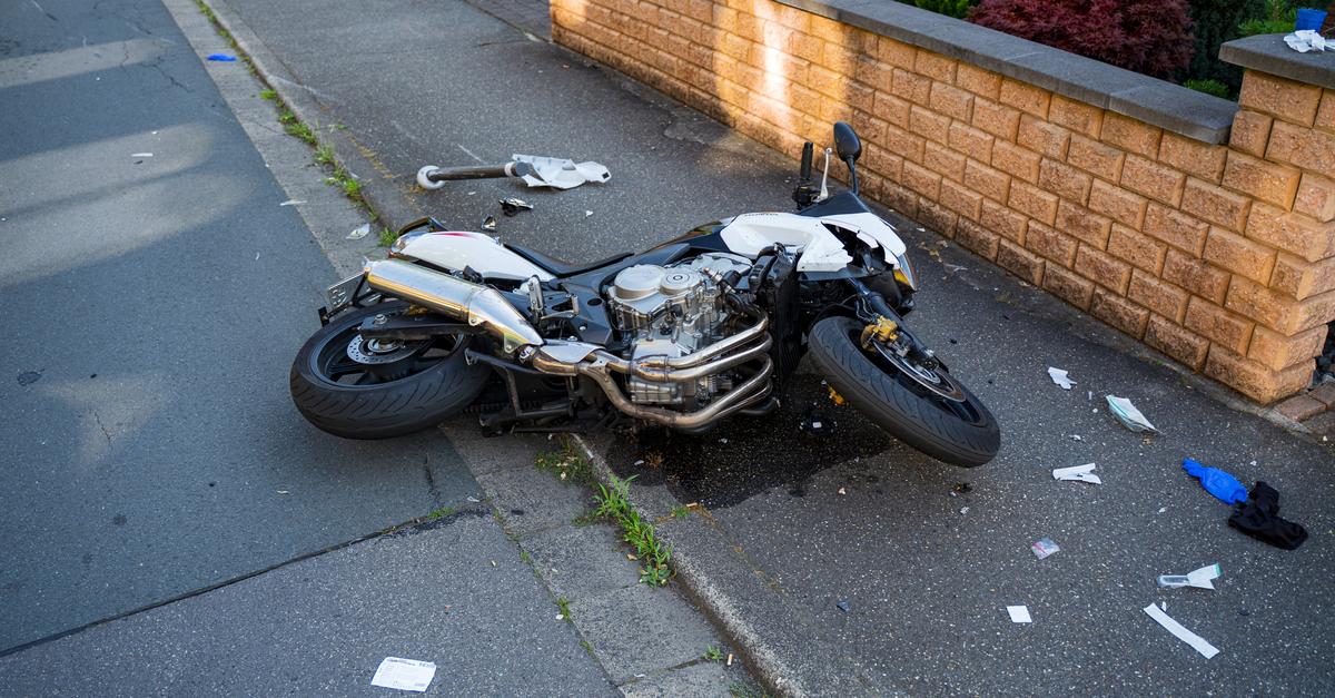 Unfall in Mainz-Gonsenheim: Motorrad und Kleintransporter stoßen zusammen