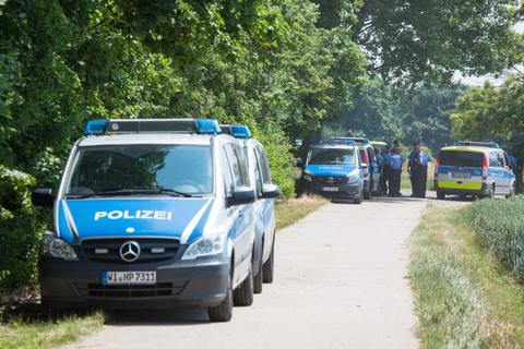 Die Einsatzkräfte der Polizei in Erbenheim. Foto: wiesbaden112.de 