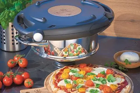 Kleinster Backofen der Welt: Pizza in nur drei Minuten. 