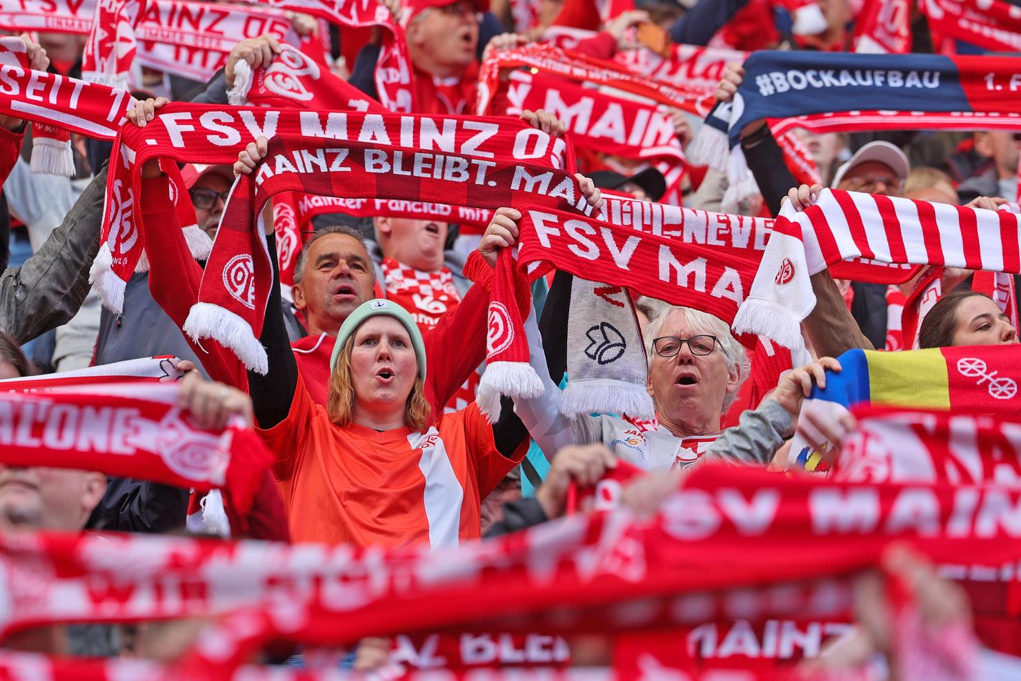 Draft - | View of the stands: Mainz 05 vs. Bayer Leverkusen