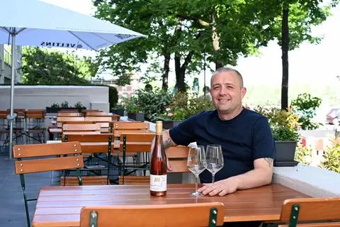 Neues Restaurant am Mainzer Kaisertor Mainz Restaurant Rheinblick, Inhaber Ivica Jevremovic