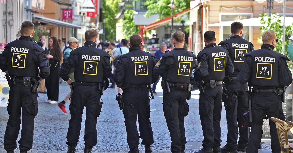 Rechte Demonstration in Bingen trifft auf Gegenprotest, Polizei ermittelt