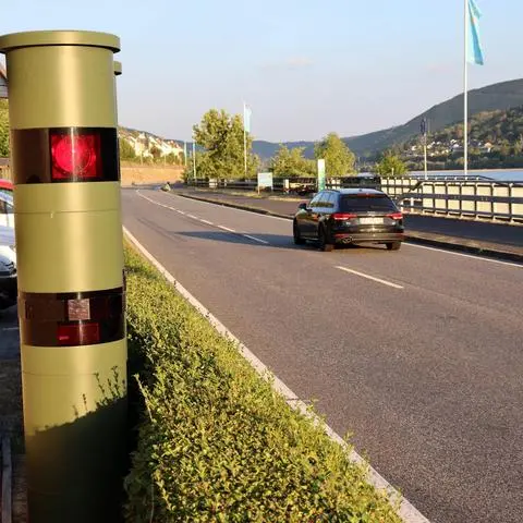 Der „Blitzer“ in Lorchhausen ist ein Beispiel für die Kontroversen in den Haushaltsberatungen. Bei den zu erwartenden Bußgeldern reichte die Spanne in der Diskussion von 20 000 Euro bis zu 100 000 Euro. Foto: Thorsten Stötzer