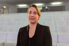 Anika Schleinzer leitet die „Phänomenbereichsübergreifende wissenschaftliche Analysestelle Antisemitismus und Fremdenfeindlichkeit“ des Hessisschen Verfassungsschutzes.