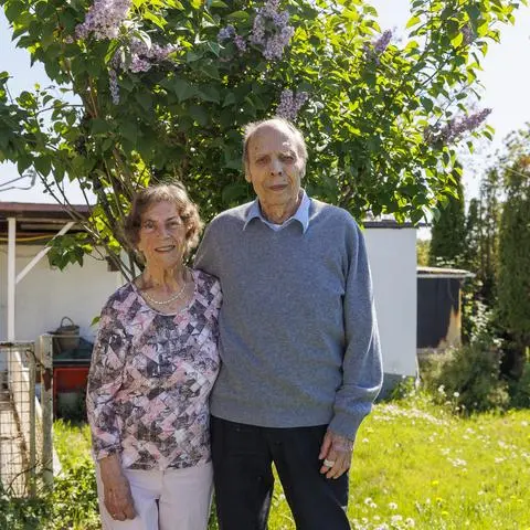 Gerda und Burkhard Ohl sind seit 65 Jahren verheiratet und sind fest in Heßloch verwurzelt.