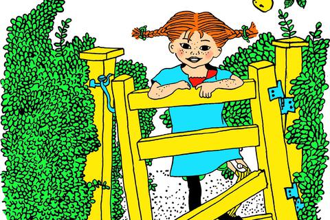 Das stärkste Mädchen der Welt: Pippi am Gartentor der Villa Kunterbunt. Foto: The Astrid Lindgren Company/Ingrid Vang Nyman