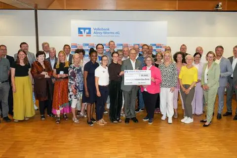 Die Stiftung der Volksbank Alzey-Worms hat ihre Gelder ausgeschüttet: 21 Institutionen in Rheinhessen erhalten diese. 