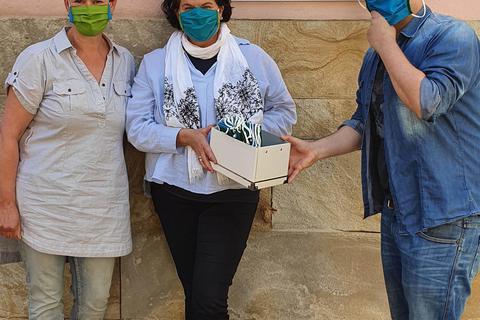 Mitglieder des HSV Alzey nähen eifrig Schutzmasken und spenden sie an soziale Einrichtungen und Alten- und Pflegeheime. Foto: HSV Alzey