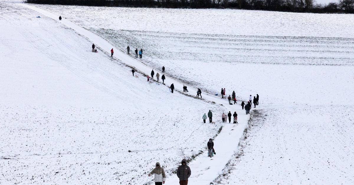 Schlittenfahren in Alzey: Familien erleben Winterspaß auf dem Mehlberg
