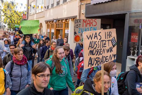 Auch die „Fridays for Future”-Gruppe aus Alzey beteiligt sich am Globalen Klimastreik.  Die Demonstration in Alzey startet um 12 Uhr am Fischmarkt.