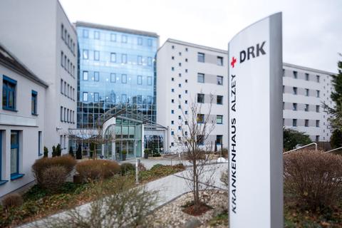 Das DRK Krankenhaus in Alzey hat eine wichtige Funktion für die medizinische Versorgung der Region. Foto: pa/Carsten Selak/Archiv