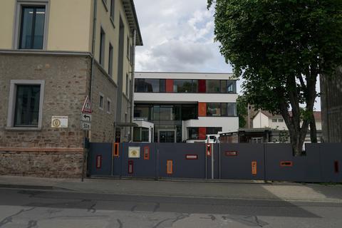 Seit Montag ist die Löwenschule in Alzey für den Schulbetrieb geschlossen.                 Foto: pakalski-press/Boris Korpak