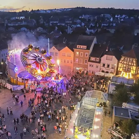 Online-Galerie - Impressionen Winzerfest in Alzey: Samstag-Impression vom Alzeyer Winzerfest. Foto: Andreas Stumpf/pakalski-press