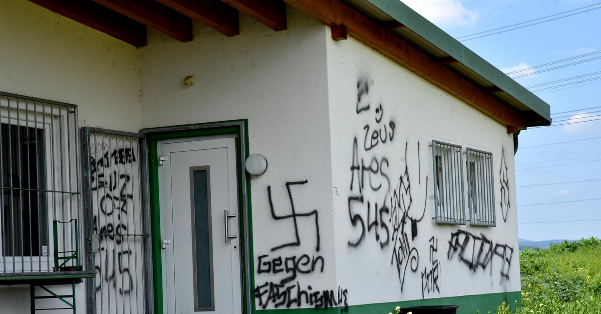 Unbekannte beschmieren Vereinsheim der TSG Planig