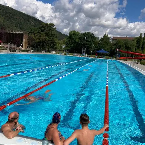 Wolken und Regen sorgen derzeit für "freie Bahn" im Schwimmbad Salinenbad. 