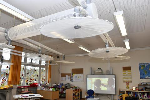 In den Kitas und Grundschulen setzt die Stadtverwaltung auch nach den Sommerferien weiter auf Luftfilteranlagen in Klassenzimmern wie hier in Rümmelsheim.