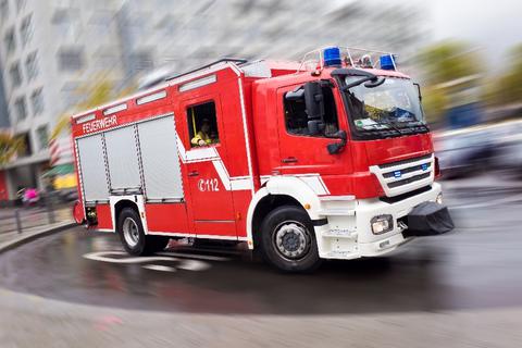 WebDUMMY Dummy GA Blaulicht 112 Unfall Feuer Feuerwehr Einsatzfahrzeug Feuerwehrauto Löschfahrzeug Symbolfoto: Kalle Kolodziej/Fotolia