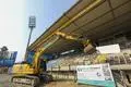 Der Abriss der Haupttribüne am Merck-Stadion am Böllenfalltor hat begonnen.