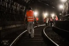 Wegen Bauarbeiten war die S-Bahn-Strecke zwischen Frankfurt und Offenbach gesperrt. (Archivbild)