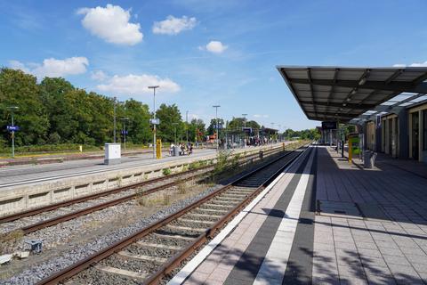 Auch am Alzeyer Bahnhof kommt es vermehrt zu Zugausfällen wegen Baustellen und Langsamfahrstrecken. Archivfoto: pp/Boris Korpak