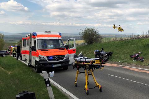 Auf der Kreisstraße zwischen Alzey-Heimersheim und Lonsheim ist am Donnerstag ein Motorradfahrer lebensgefährlich verletzt worden. Foto: Polizeiinspektion Alzey
