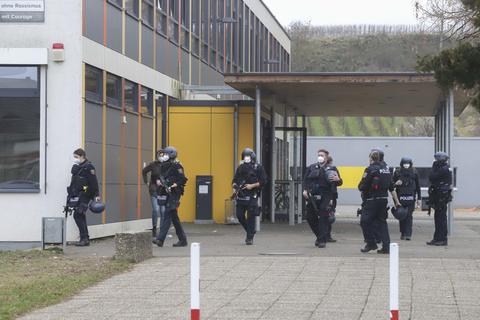 Großeinsatz der Polizei an der IGS sowie der angrenzenden Wonnegauschule in Osthofen im Januar 2022 Foto: pakalski-press/Andreas Stumpf 