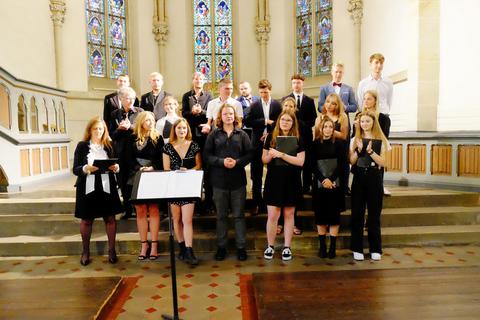 Das Konzert in der evangelischen Kirche in Flonheim war der krönende Abschluss der zweiwöchigen Jugendchorfreizeit. Foto: Helga Lawall