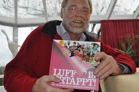 30. Bildband von Luff: Der Karikaturist präsentiert seine gesammelten Werke in einem Buch. Foto: Klaus Pfrengle