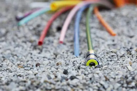 Möchte man Glasfaserkabel-Anschluss für den Haushalt in Aarbergen oder Hohenstein, sollte man Verträge bis zum 31. März 2025 schließen.