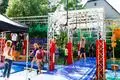 Eine Fülle an Mitmach-Aktionen im sportlichen Bereich bietet der Merck Fit&Fun Park auf dem Hessentag in Pfungstadt. Unter schattigen Bäumen finden die meisten Aktionen statt. 