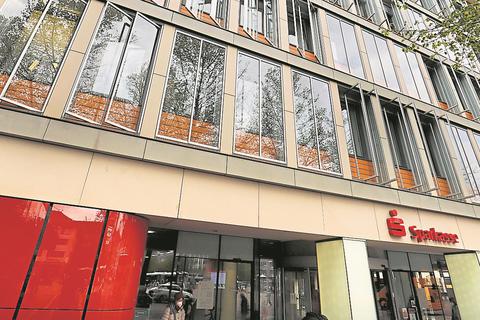 Alles bleibt vorerst beim Alten: Die Sparkasse Darmstadt macht die geplante Gebührenerhöhung rückgängig. Archivfoto: Andreas Kelm