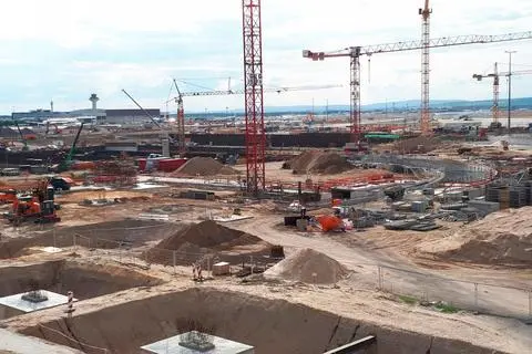 Das neue Terminal 3 des Frankfurter Flughafens nimmt langsam Gestalt an. Foto: Dirk Winter 