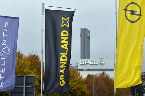 Das Opel-Werk in Eisenach. Foto: Martin Schutt/dpa-Zentralbild/dpa