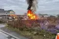 Der Foodtruck vor dem Gärtnereigelände in Lindenholzhausen brannte vollständig ab. 