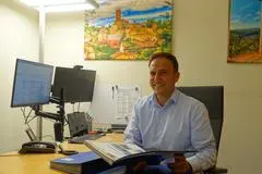 Wie viele Arbeitsstunden Alexander Simon (CDU) in seinem Amt als Bürgermeister Eppsteins pro Woche leiste, zähle er nicht. Schließlich sei es sein Traumjob.