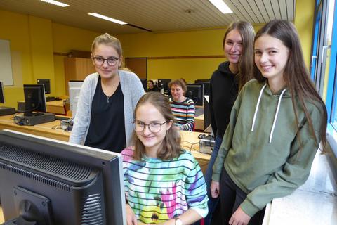 Nicht nur mit Computern kennen sie sich aus – generell helfen die Technik-Scouts an der Schule bei technischen Schwierigkeiten und Problemen. © Sören Heim