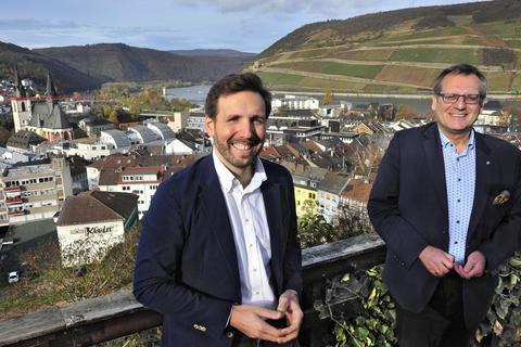 Das ist der Neue: Heiner Schiemann (links) übernimmt die Geschäftsführung der Tourismus GmbH. OB Feser stellte ihn vor. Foto: Schmidt