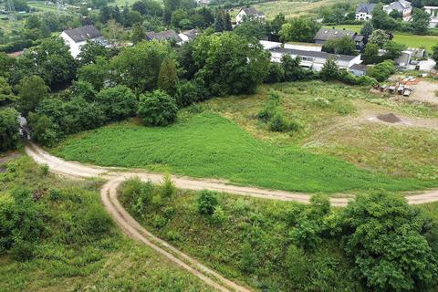 Nach 15 Jahren Betriebstätigkeit der Gemündenschen Bodenbehandlungsanlage ist die Gemeinde Budenheim berechtigt, die Einstellung des Betriebs zu verlangen. In diesem Falle müsste sie allerdings das Betriebsgrundstück samt Halle zum Verkehrswert übernehmen oder einen anderen Käufer finden. Archivfoto: hbz/Jörg Henkel