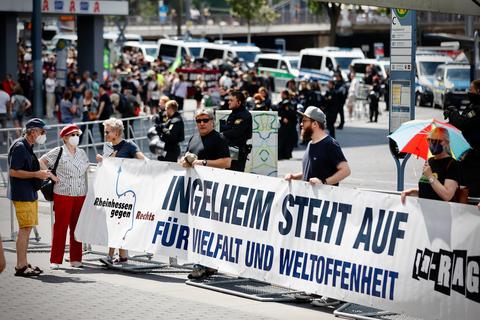 Auch bei der Anti-Rechts-Demo in Mainz am 16. Juli waren die Ingelheimer Initiativen "Rheinhessen gegen Rechts" und "In-Rage" mit von der Partie.