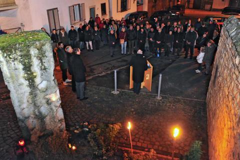 Gedenken an die Opfer der Novemberpogrome auf dem Synagogenplatz. Foto: Thomas Schmidt  Foto: Thomas Schmidt