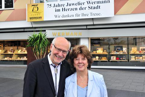 Hubertus und Monika Wermann feiern mit dem Traditionsgeschäft „Juwelier Wermann“ 75-jähriges Jubiläum. Foto: Thomas Schmidt